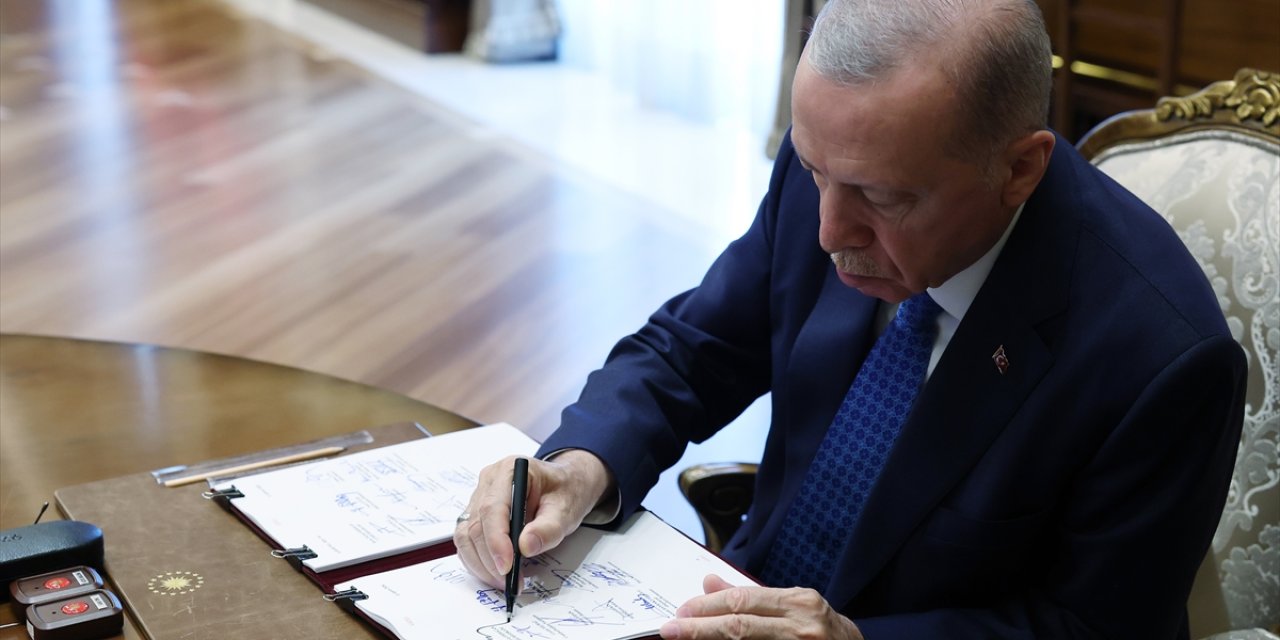 Cumhurbaşkanı Erdoğan, YAŞ kararlarını imzaladı