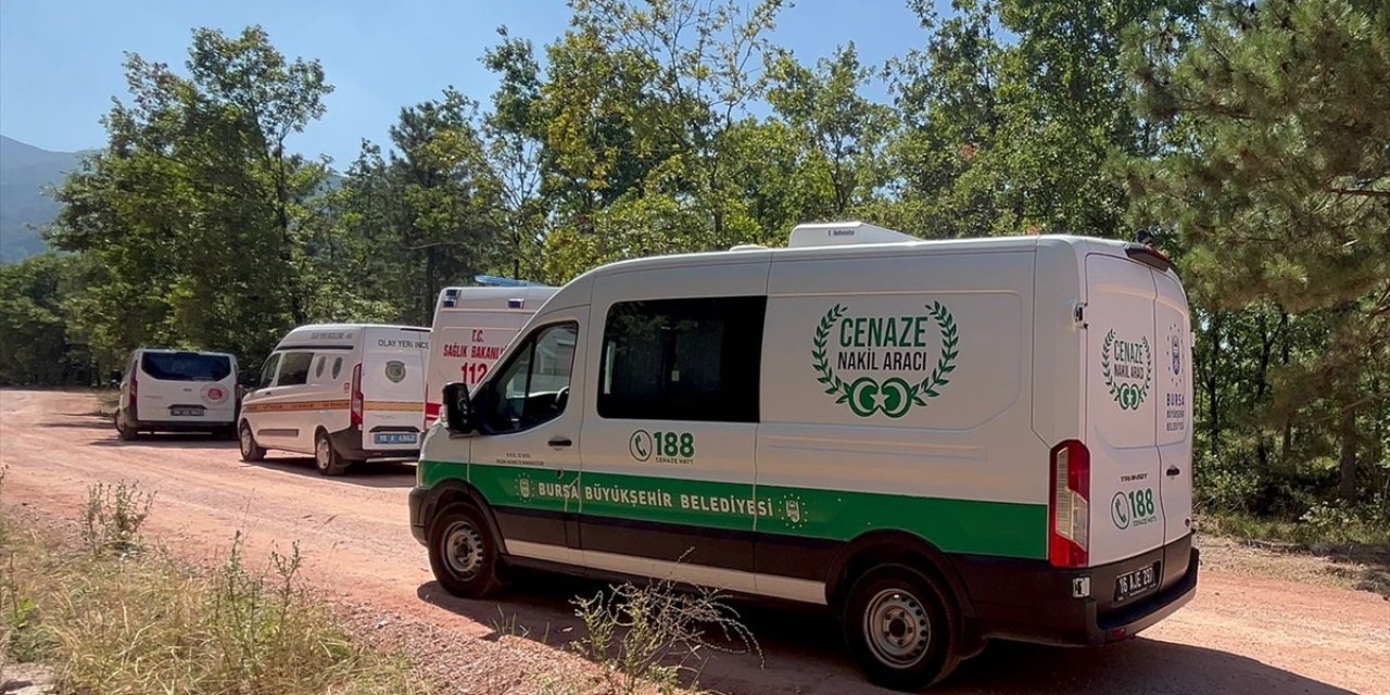 GÜNCELLEME - Bursa'da kahvehaneyi tüfekle tarayan, trafikte otomobili gasbeden saldırgan ölü bulundu