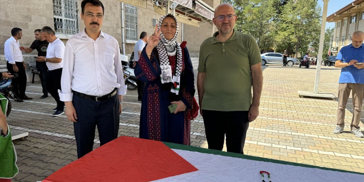 Burdur'da yaşayan Filistinli kadın suikasta uğrayan Heniyye'yi anlattı