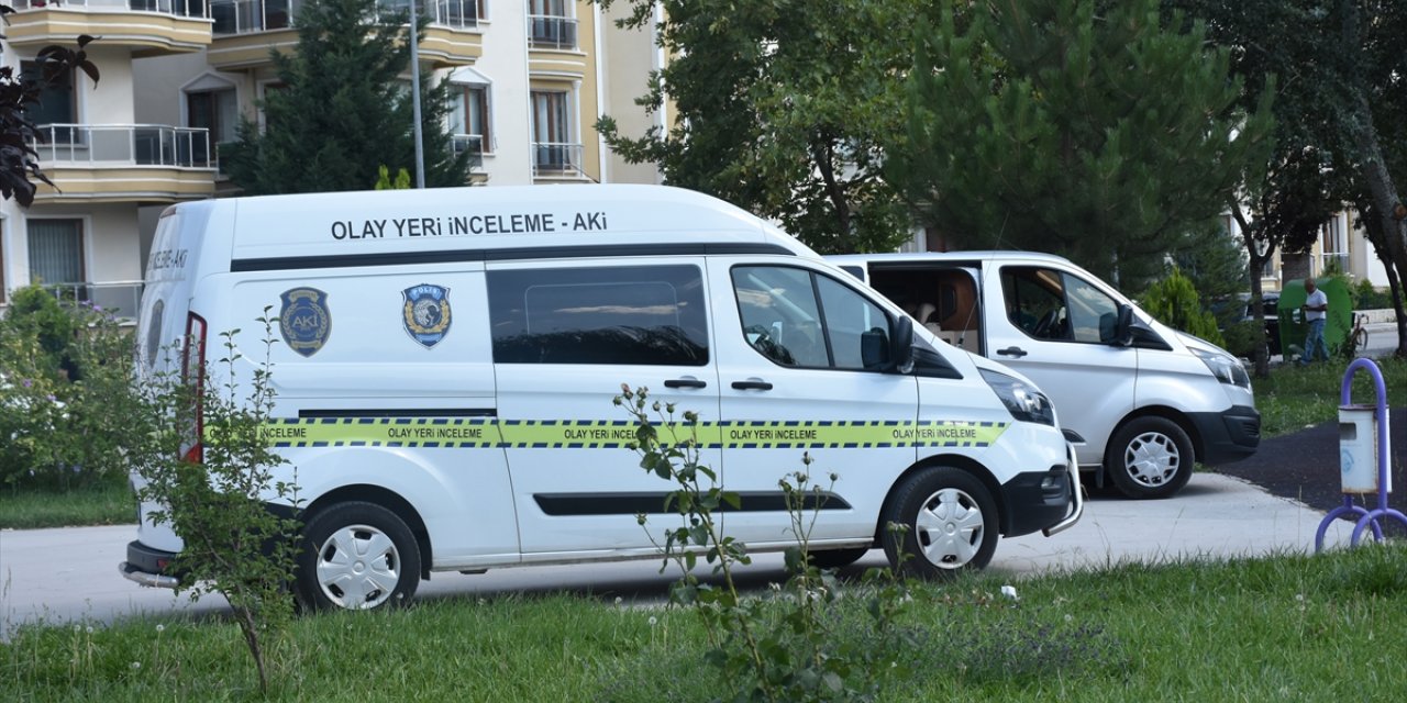 Afyonkarahisar'da kız arkadaşını bıçakla öldüren şüpheli yakalandı