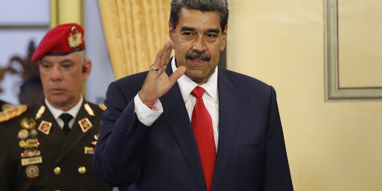 Venezuela Devlet Başkanı Maduro, şiddet olaylarında 2 askerin öldüğünü duyurdu