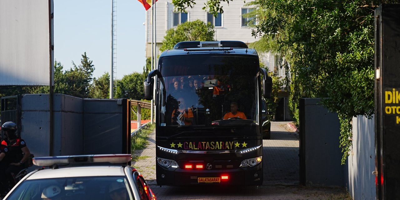 Galatasaray, Süper Kupa için Atatürk Olimpiyat Stadı'na hareket etti