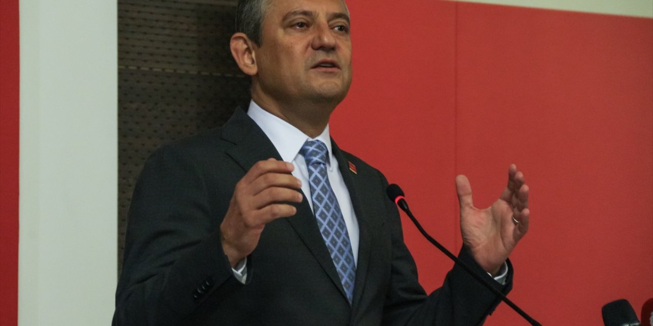 CHP Genel Başkanı Özel, eğitim sendikalarıyla buluşma programında konuştu: