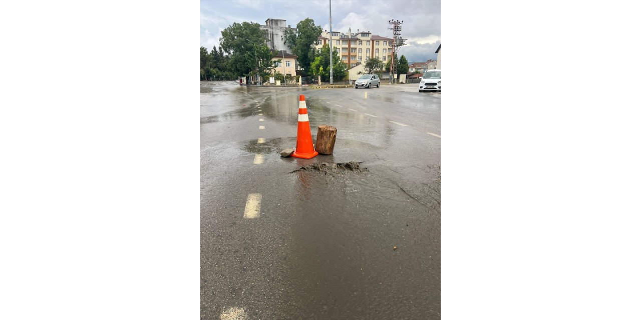 Sinop'un Saraydüzü ilçesinde sağanak sonrası ev, iş yeri ve tarım arazilerini su bastı