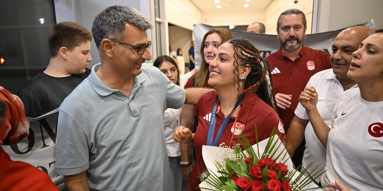 Olimpiyat ikincisi milli atıcı  Şevval İlayda Tarhan Ankara'ya geldi