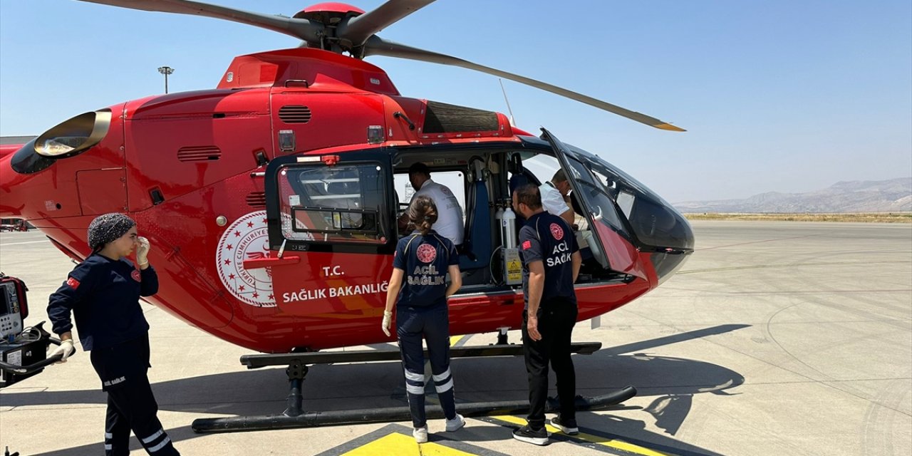 Şırnak'ta ambulans helikopter rahatsızlanan bebek için havalandı