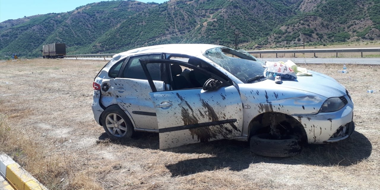 Erzincan’da devrilen otomobildeki 4 kişi yaralandı