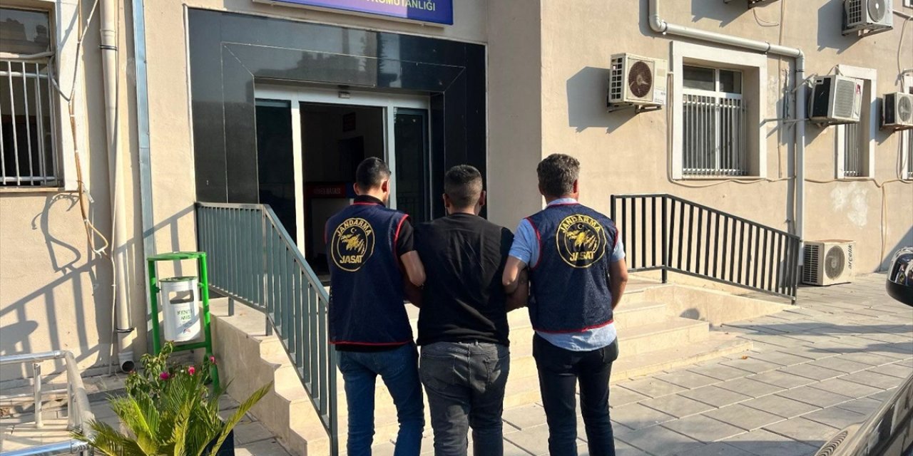 Mersin'de aranan firari sürücü güneş enerjisi panellerinin altında yakalandı