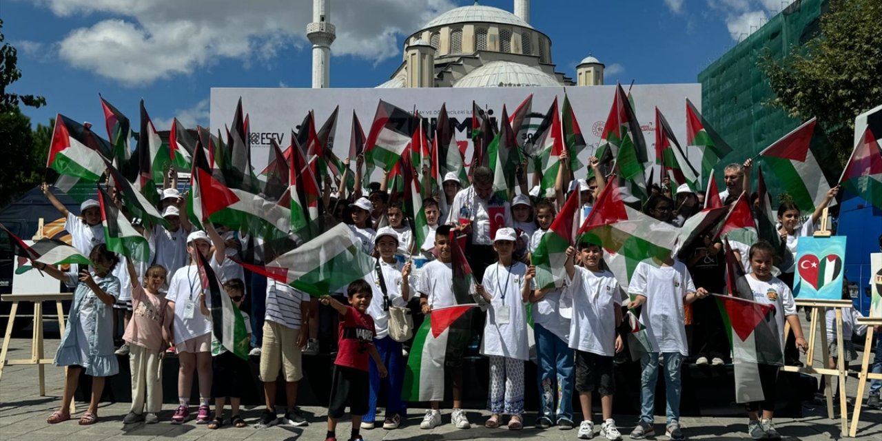 Gazze’de yaşanan dram, "Zulmü Fırçala: 308. Gün" etkinliğinde çocukların ellerinden tuvallere yansıdı