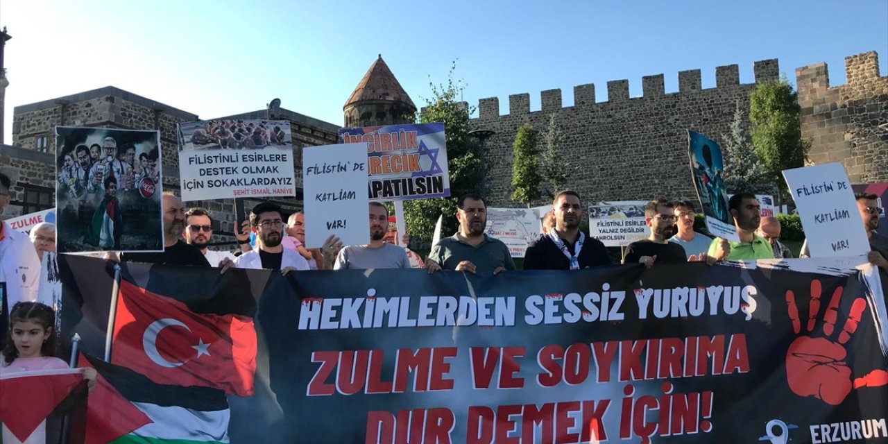 Erzurum'da sağlık çalışanları Gazze için "sessiz yürüyüş" yaptı