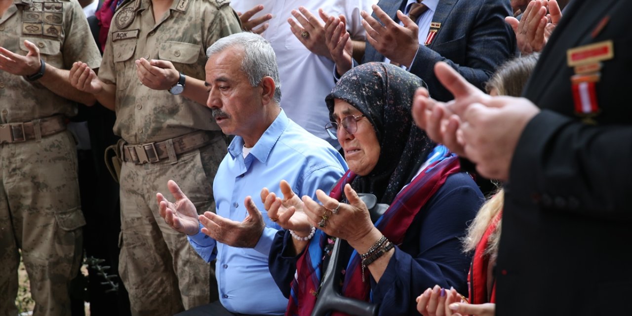 Başçavuş Ferhat Gedik, şehadetinin yıl dönümünde Hatay'daki kabri başında anıldı