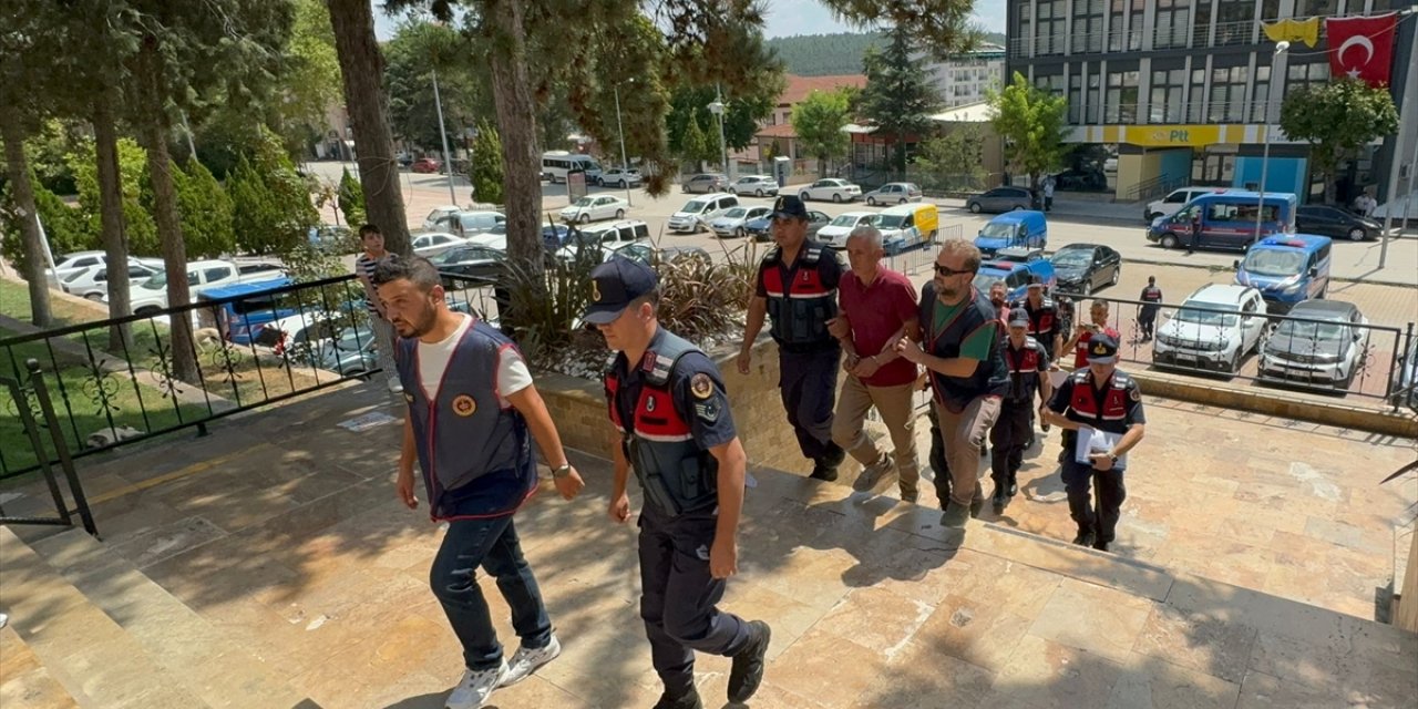 GÜNCELLEME - Bilecik'te ormanlık alanda toprağa gömülü ceset bulunmasıyla ilgili 1 şüpheli tutuklandı