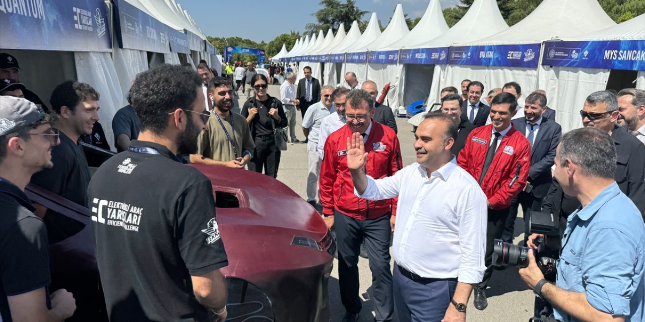 Bakan Kacır, Teknofest Elektrikli Araç Yarışları'nda konuştu: