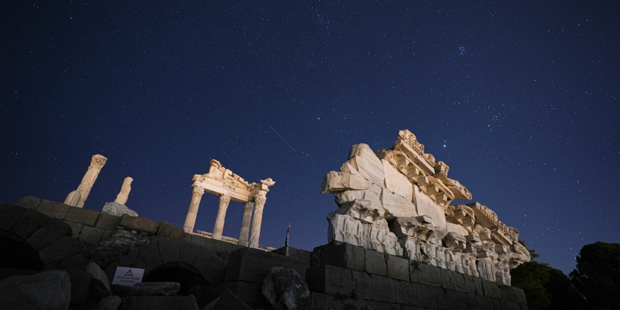 Bergama Akrapolü'nde "Perseid meteor yağmuru" gözlemlendi