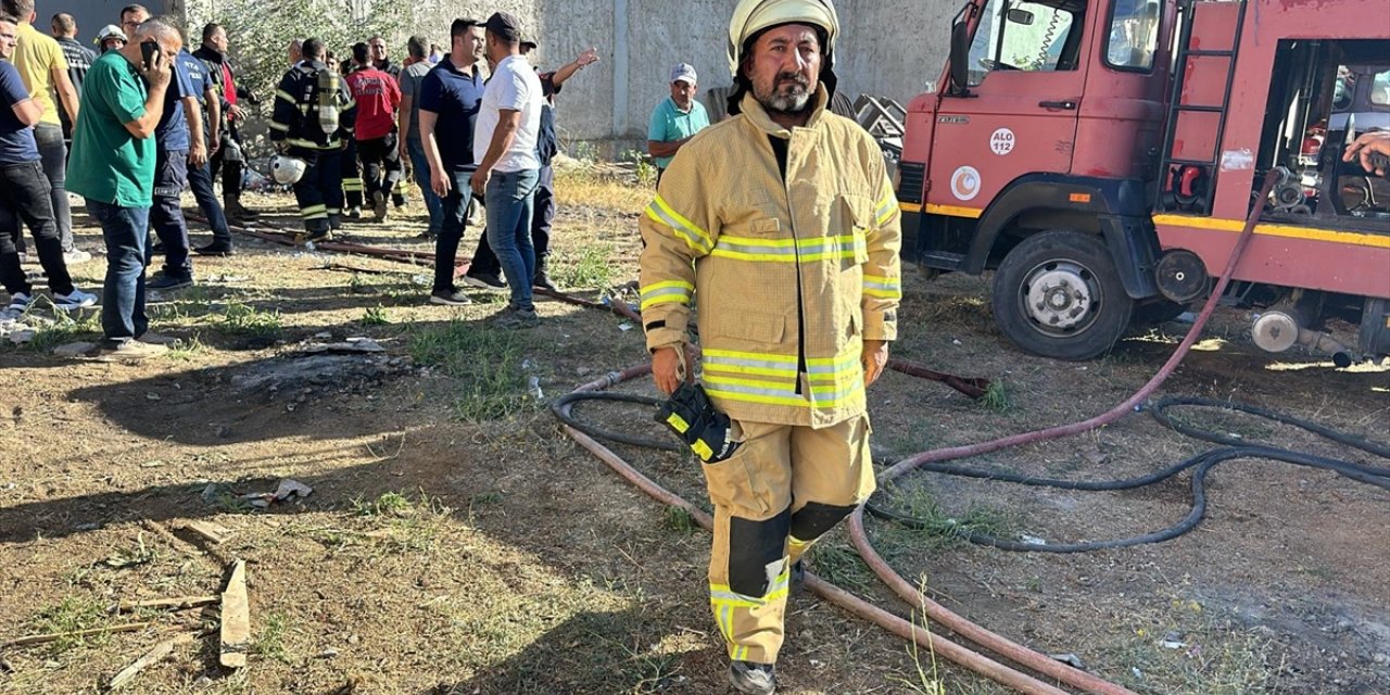 Isparta'da soğuk hava deposunda çıkan yangın söndürüldü