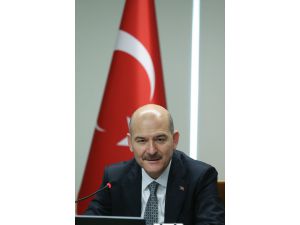 İçişleri Bakanı Soylu, Gaziosmanpaşa'da muhtarlarla buluştu