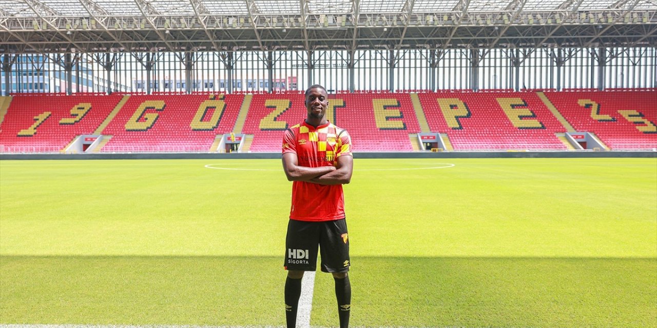 Göztepe, Malcolm Bokele'yi transfer etti