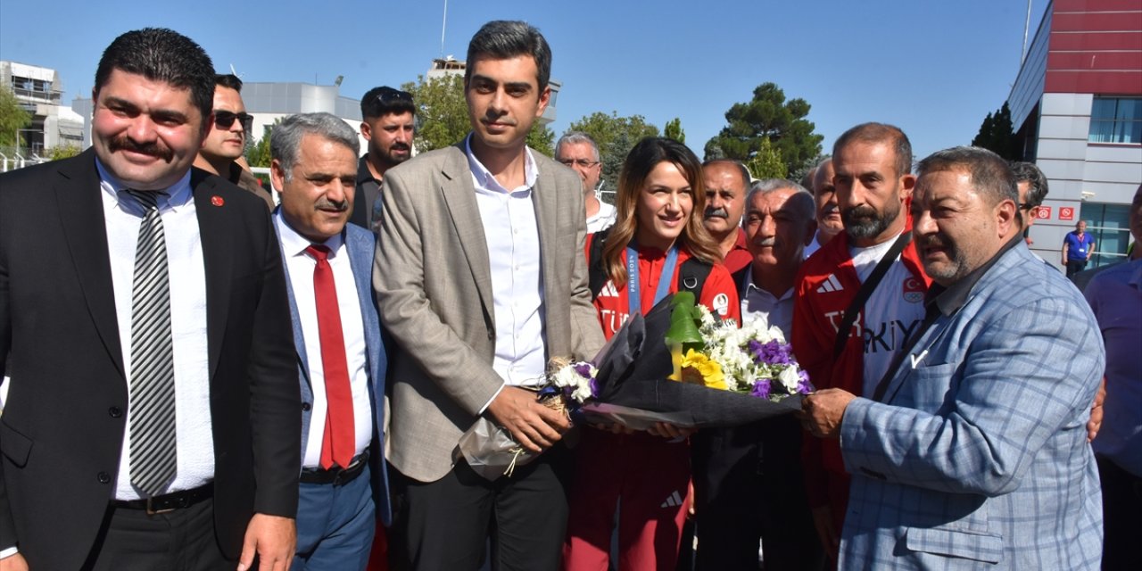 Olimpiyat ikincisi Hatice Akbaş, memleketi Malatya'ya geldi: