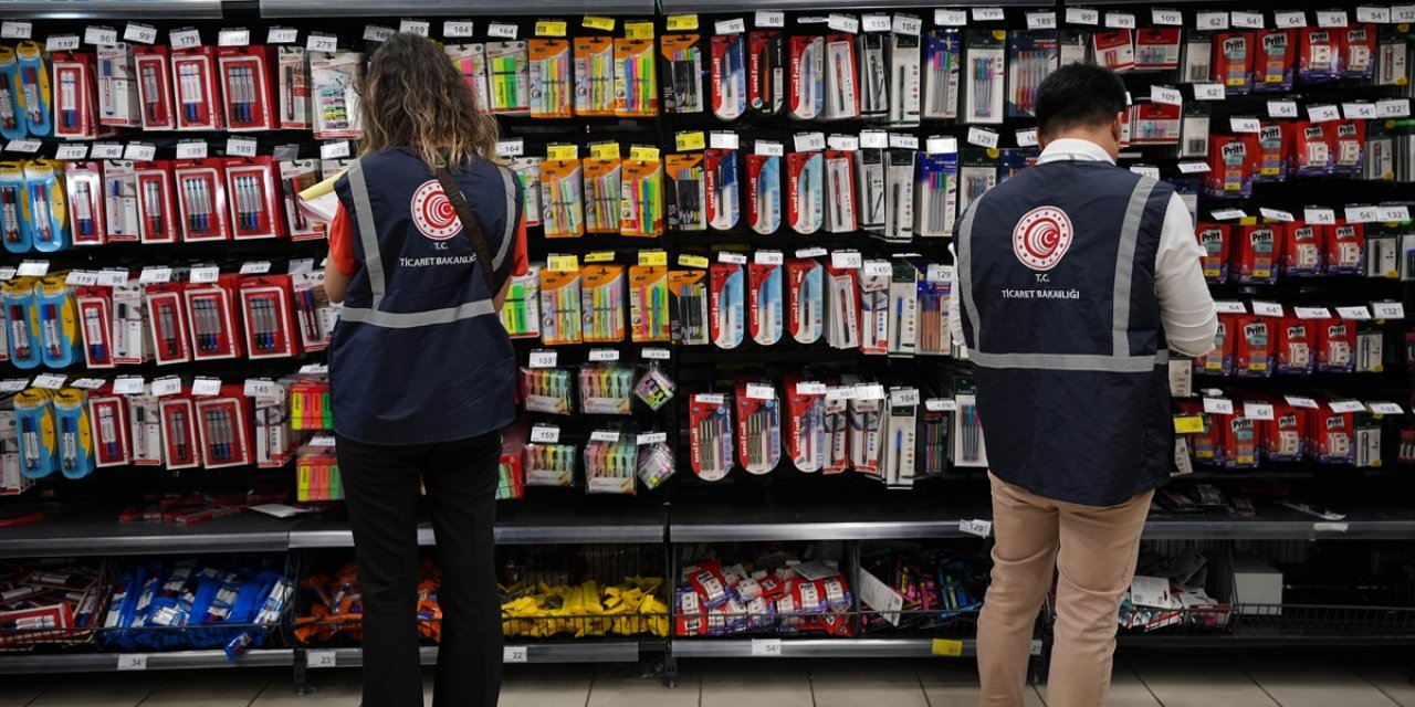 İzmir'de kırtasiye ve zincir marketler denetlendi