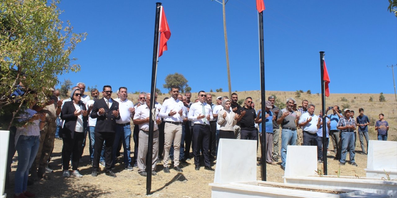 Tunceli'de PKK'lı teröristlerce şehit edilen 6 sivil ve 2 güvenlik korucusu anıldı