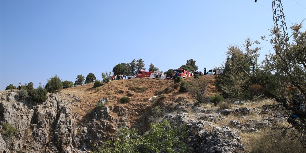 Denizli'de uçuruma yuvarlanan otomobildeki 4 kişi öldü