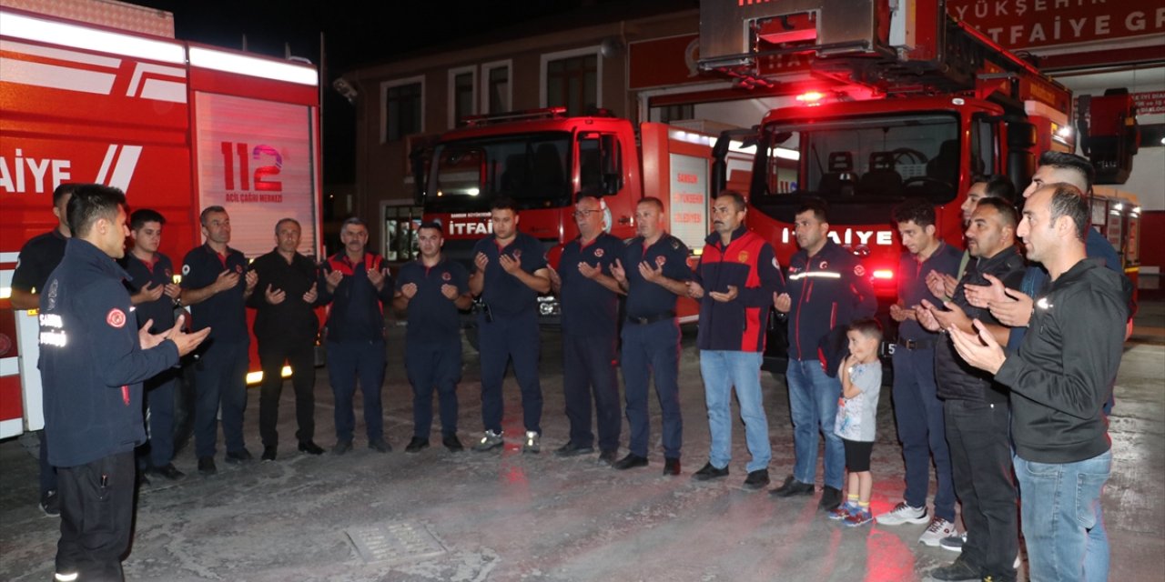 Samsun'dan iki ekip, Bolu'daki yangına müdahale için "itfaiyeci duası"yla gönderildi