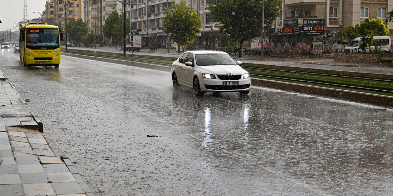 Gaziantep'te sağanak etkili oldu