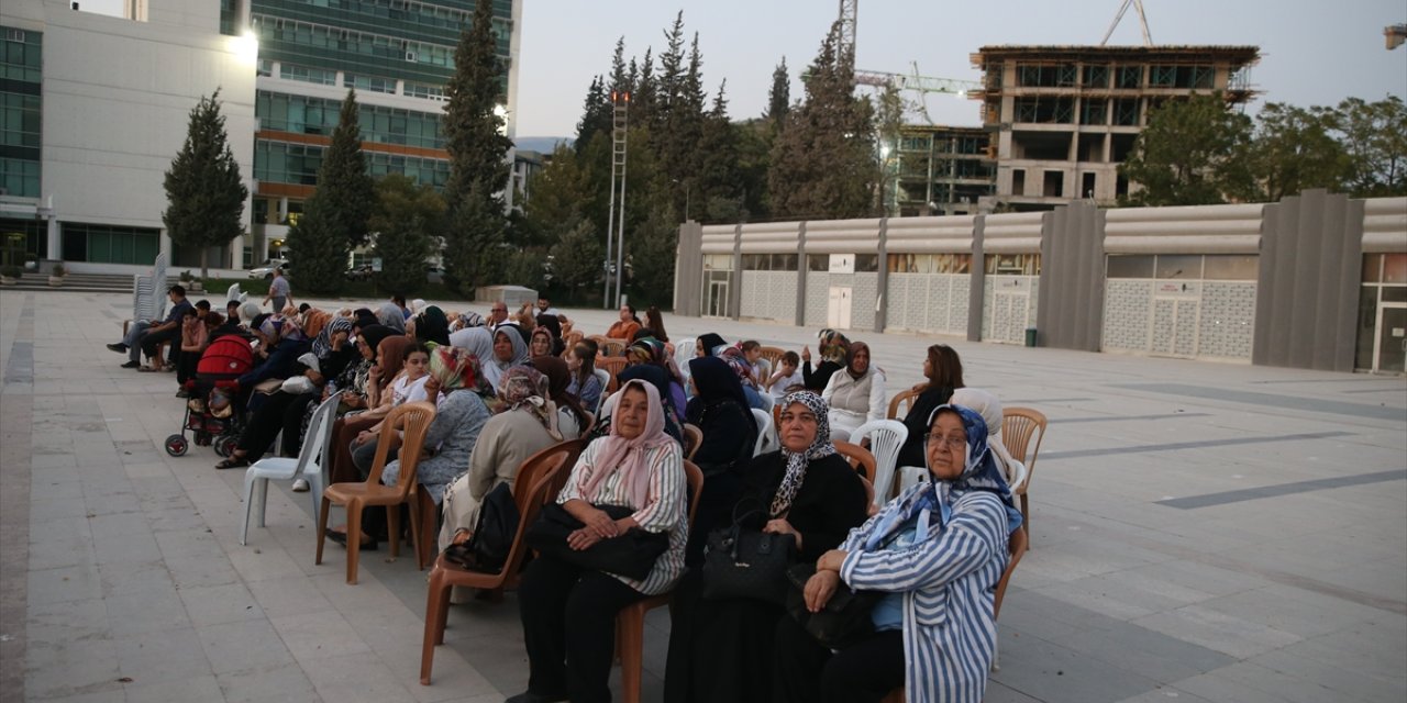 Kahramanmaraş'ta depremde hayatını kaybedenler dualarla anıldı