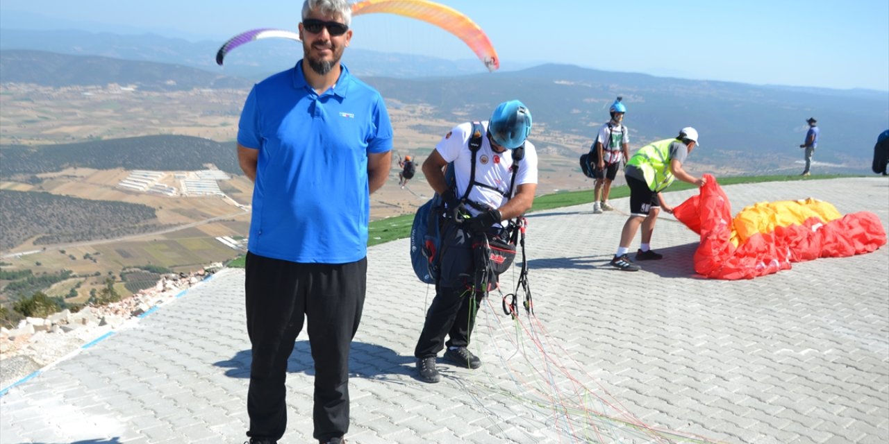 "Take Off Bilecik"e katılan adrenalin tutkunu, yamaç paraşütüyle 136 kilometre uçtu