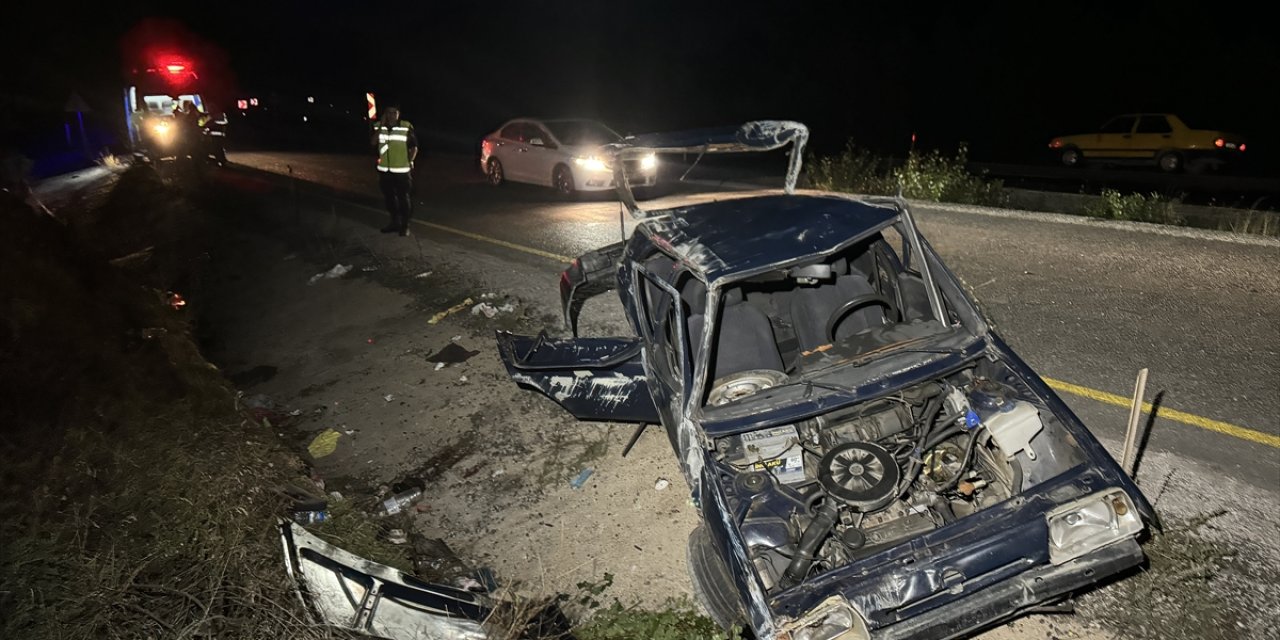 Kastamonu'da devrilen otomobildeki 5 kişi yaralandı