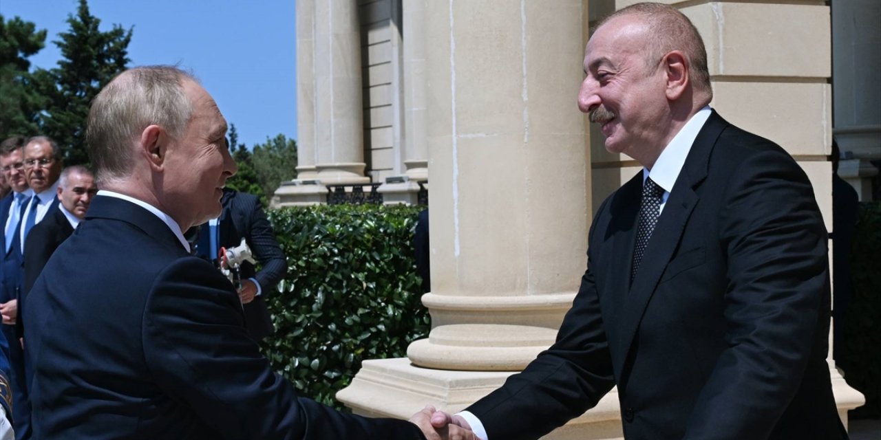 Putin ve Aliyev, Bakü'de görüştü