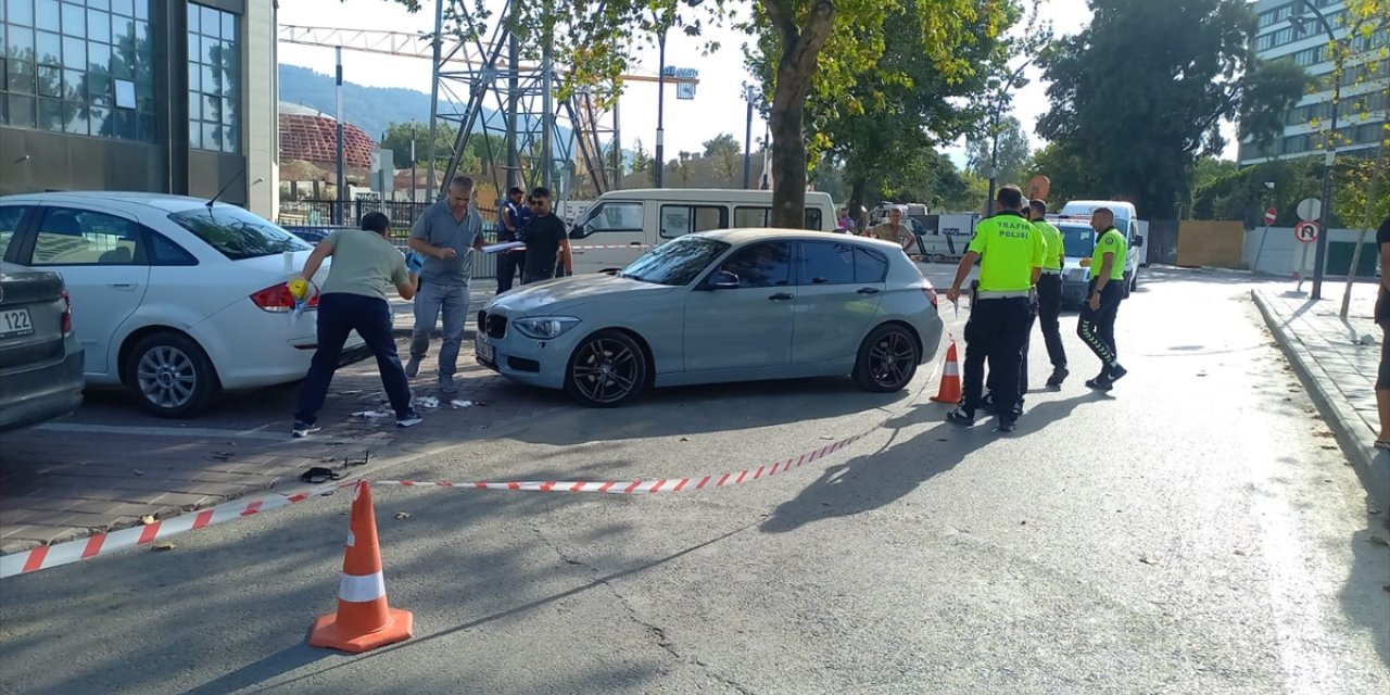 Manisa'da otomobille çarpışan motosikletin sürücüsü hayatını kaybetti