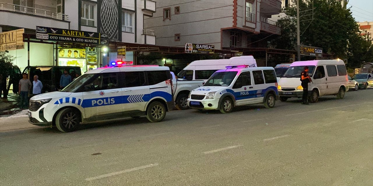 Şanlıurfa'da yol verme kavgasında 3 kişi yaralandı