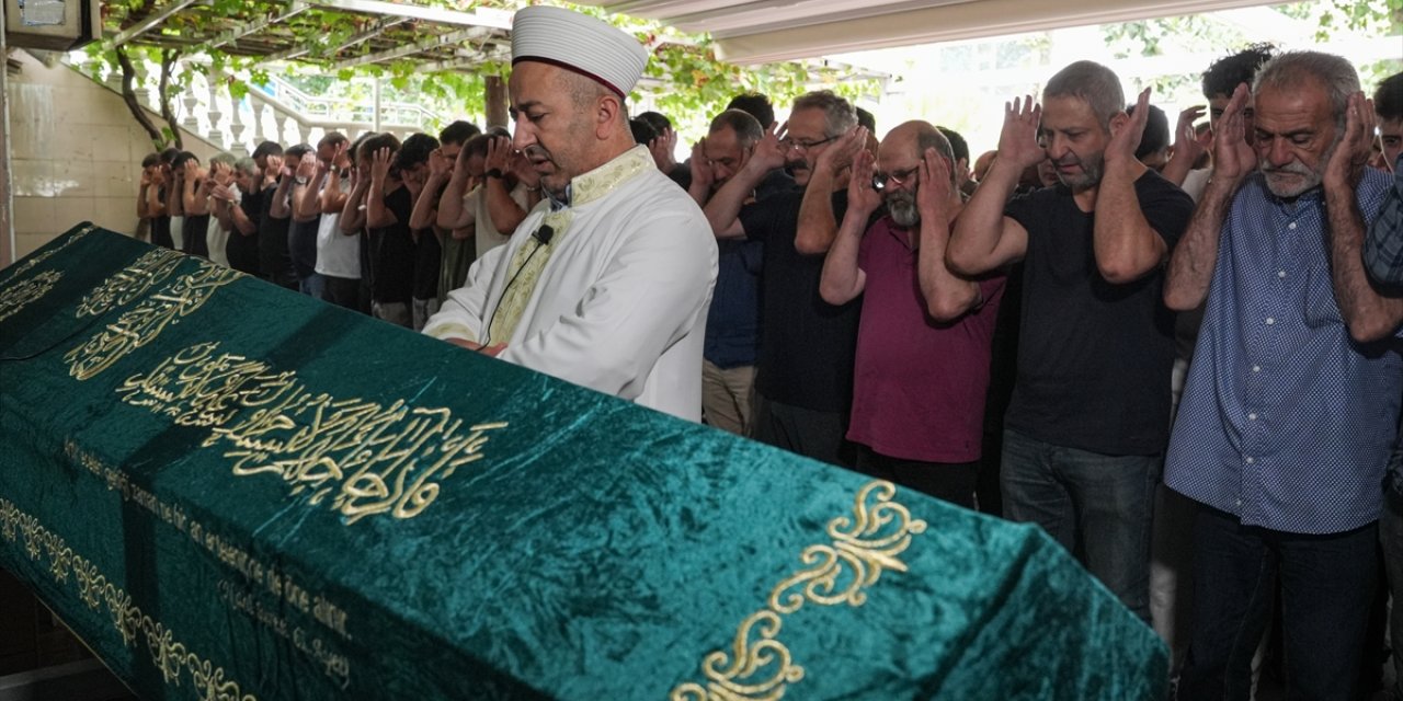 Sarıyer'de kavgada yaralanarak hayatını kaybeden genç toprağa verildi