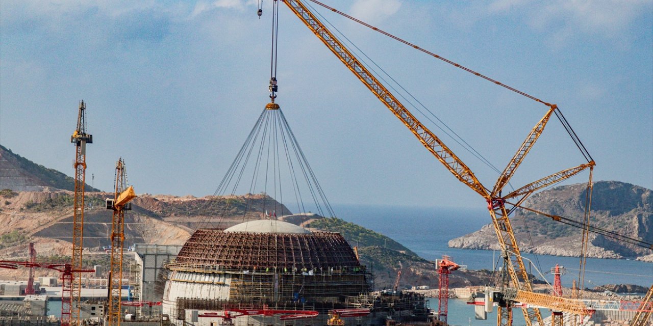 Akkuyu NGS'nin birinci ünitesinde dış koruma kabuğunun alt kısmı montajlandı