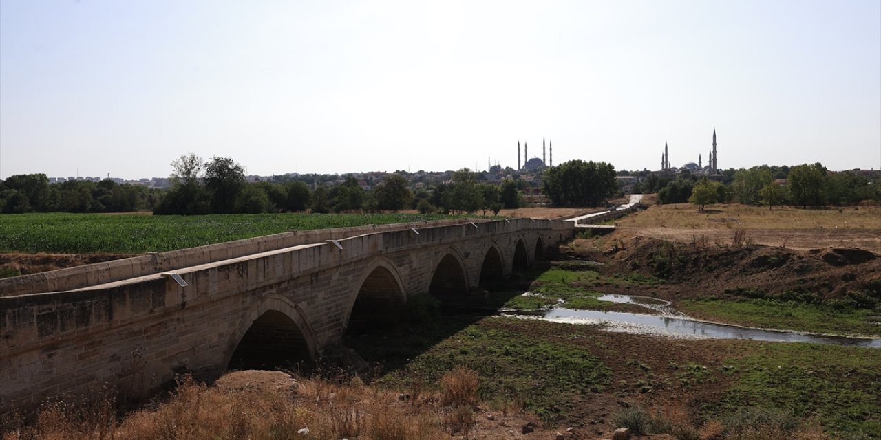 Tunca Nehri'nin bazı bölümlerinde su akışı durdu