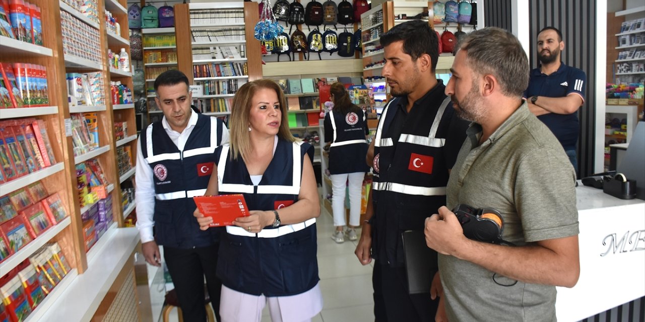 Van'da Ticaret Müdürlüğü ekipleri kırtasiyelerde denetim yaptı