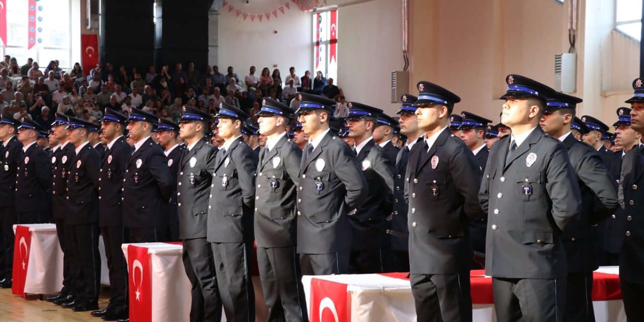 Adana'da eğitimini tamamlayan 308 polis adayı yemin etti