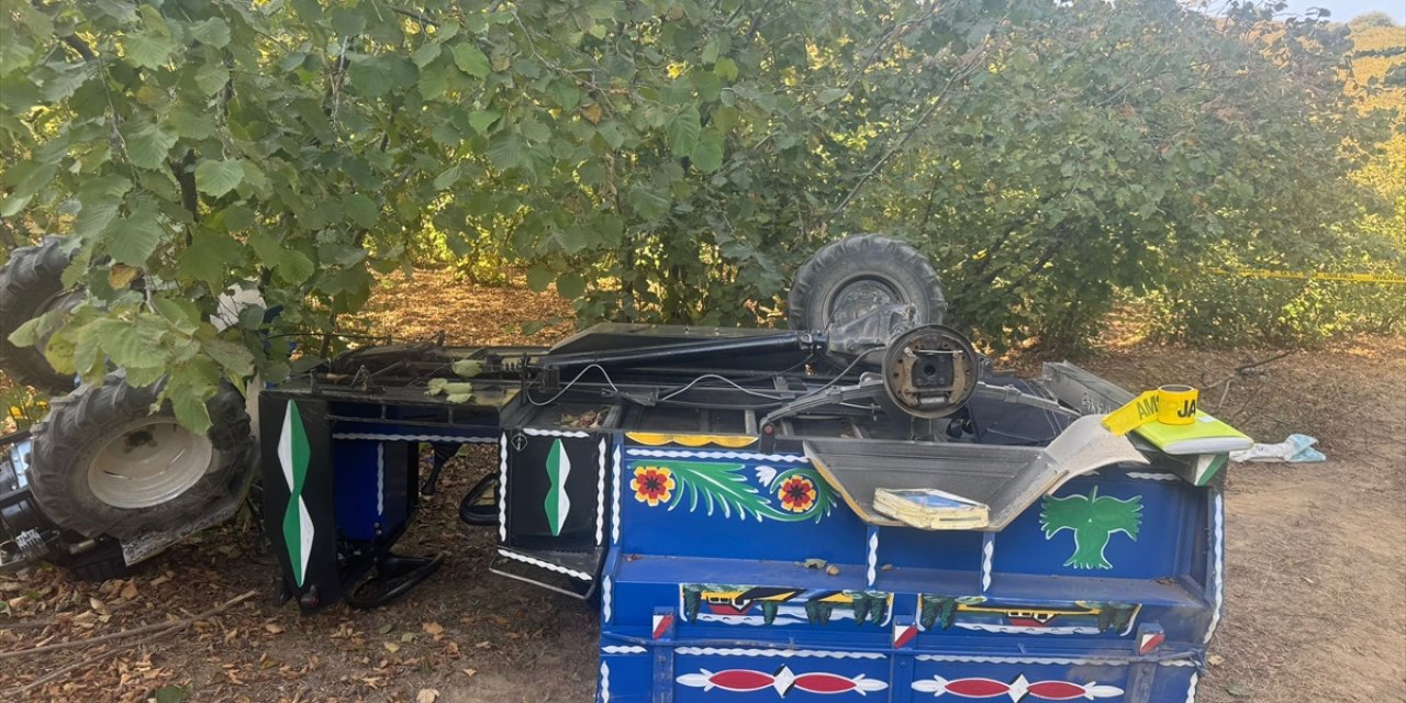 Sakarya'da tarım aracının devrilmesi sonucu 1 kişi öldü, 3 kişi yaralandı