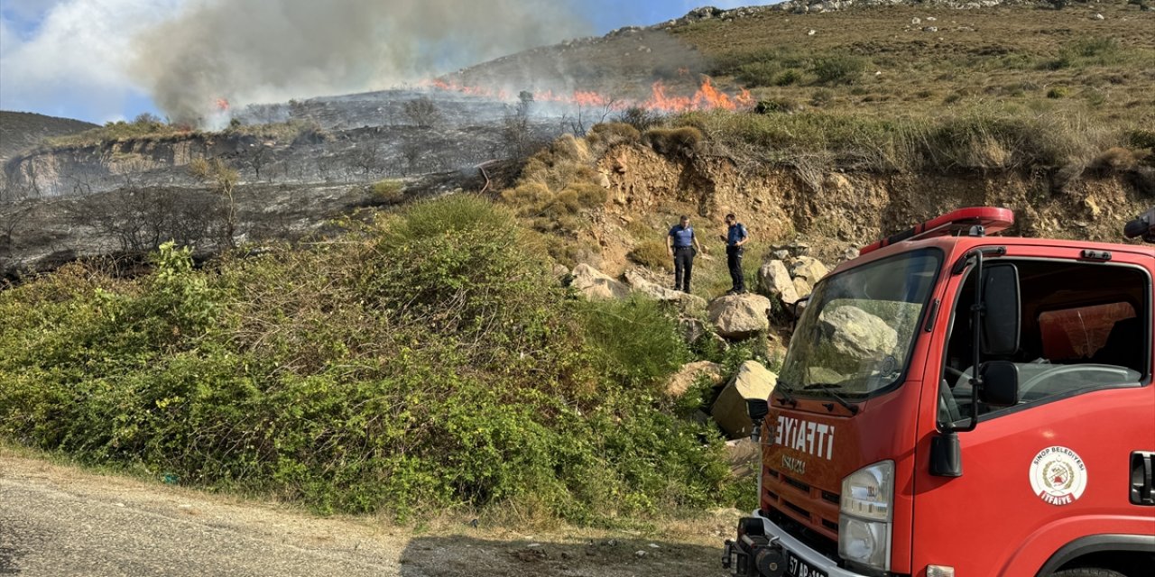 Sinop’ta çıkan örtü yangını söndürüldü