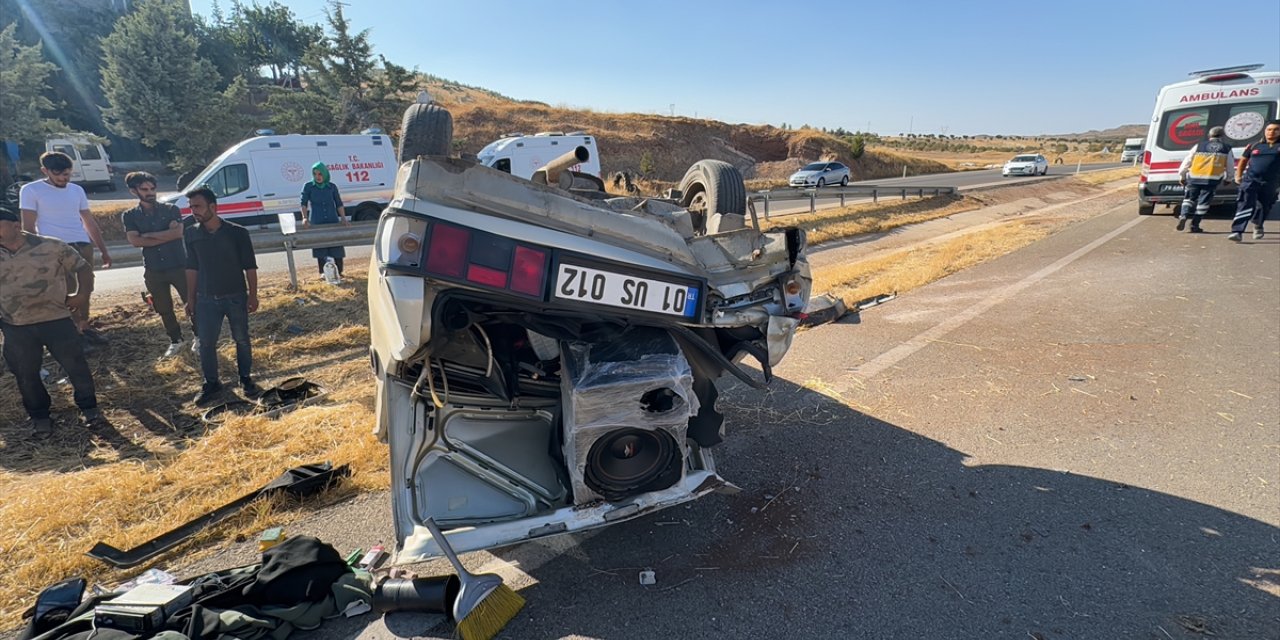 Kilis'te devrilen otomobilin sürücüsü ağır yaralandı