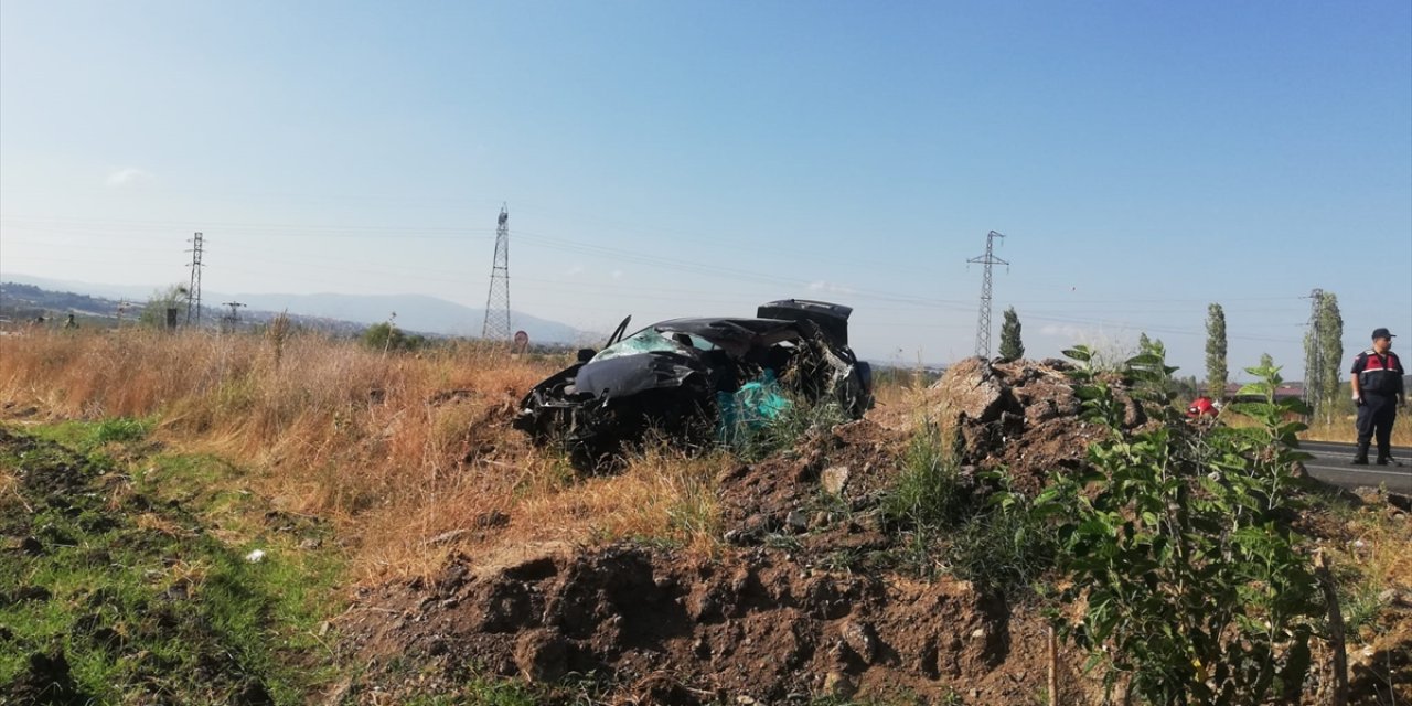 GÜNCELLEME - Balıkesir'de süt tankeriyle otomobilin çarpıştığı kazada 2 kişi öldü, 1 kişi yaralandı