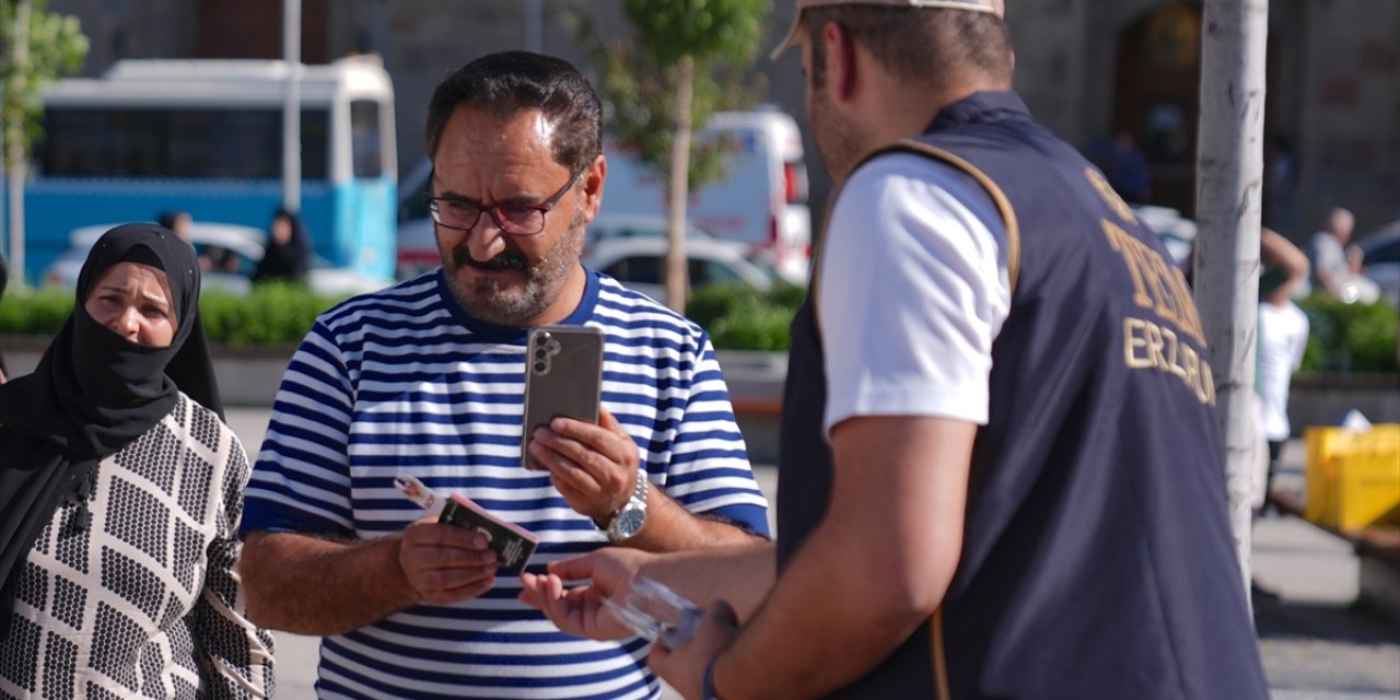 Erzurum Kültür Yolu Festivali kapsamında polisler 20 bin kişiyi terör konusunda bilgilendirdi