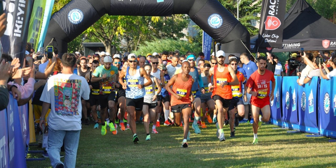 5. Uluslararası Eskişehir Yarı Maratonu başladı