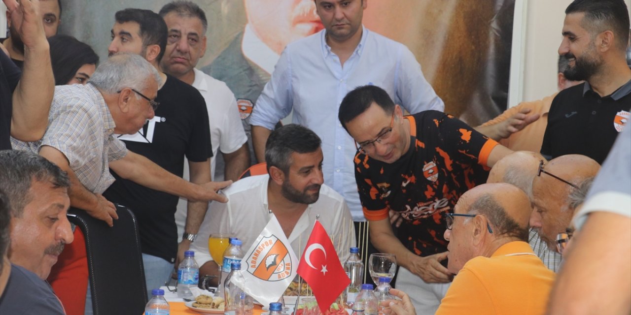 Adanaspor Kulübü Başkanı Asil Bostancı taraftarlarla bir araya geldi