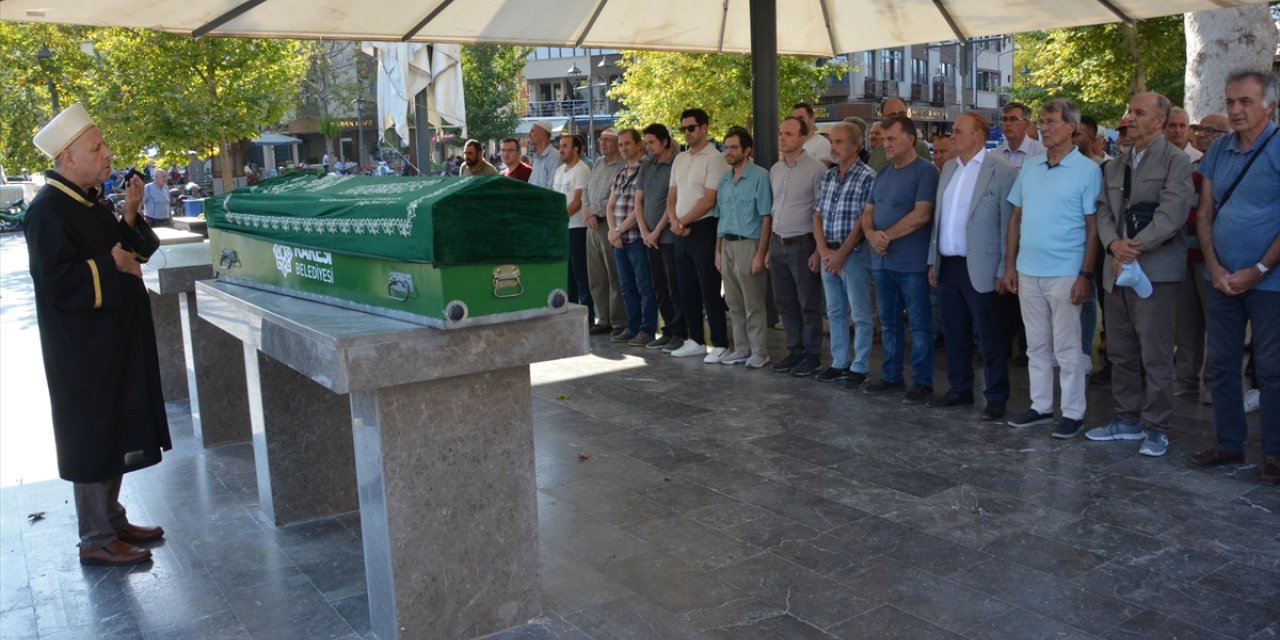 İstanbul'da ölen Türk Tarih Kurumu Şeref Üyesi Prof. Dr. İlgürel, Balıkesir'de son yolculuğuna uğurlandı