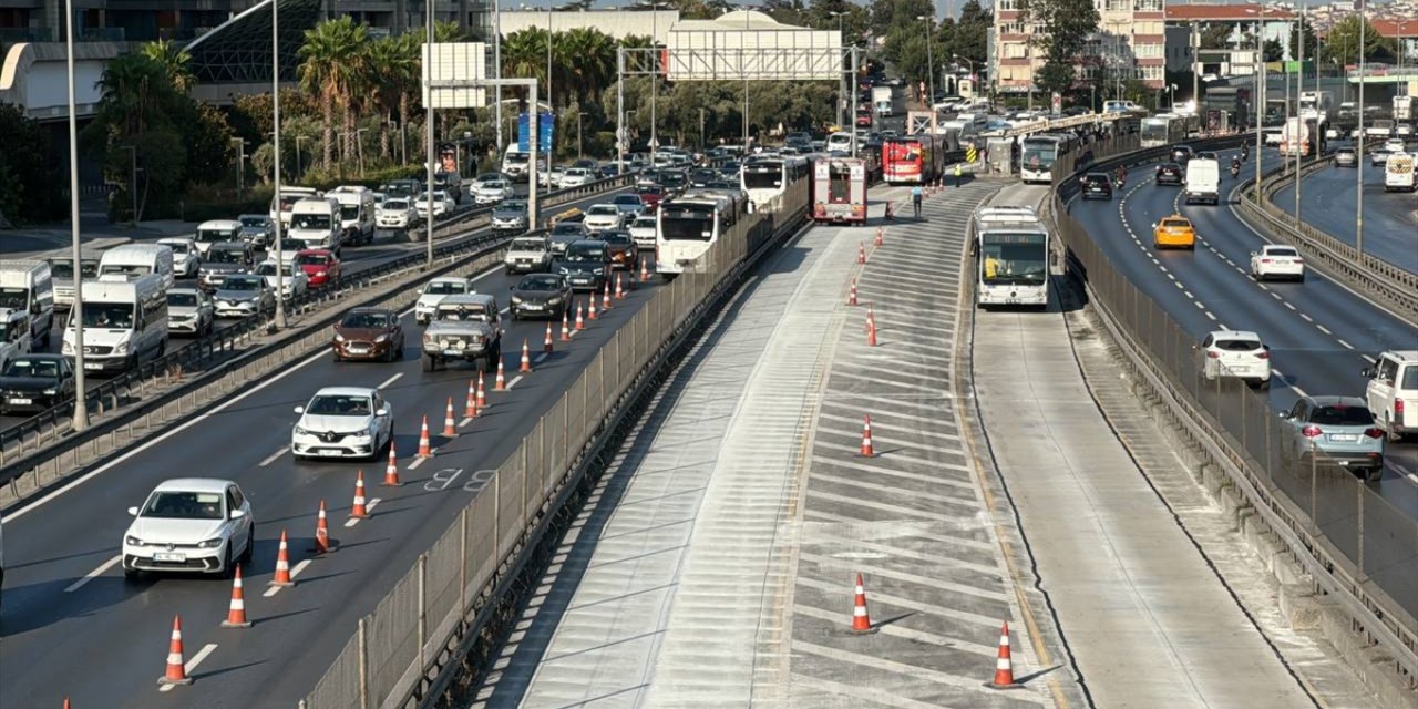 İstanbul'da metrobüs hattındaki "Beyaz Yol" çalışması nedeniyle Beşyol durağı hizmete kapatılacak