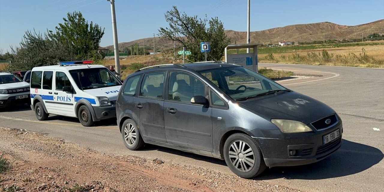 Aksaray'da aracında silahlı saldırıya uğrayan kişi yaralandı