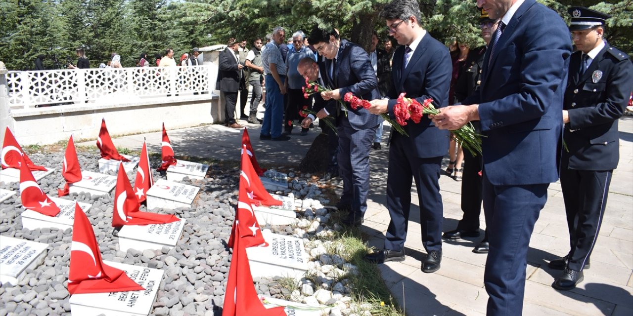 Büyük Taarruz'un 102. yılı dolayısıyla Albay Reşat Çiğiltepe Şehitliği'nde tören yapıldı