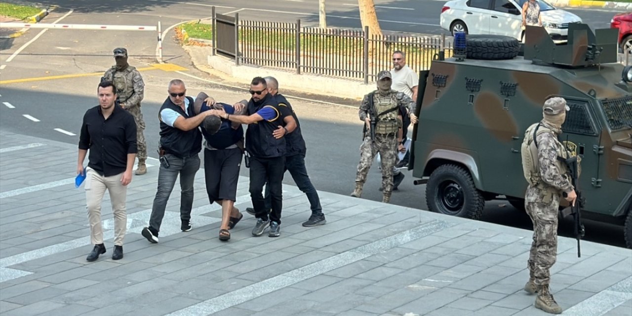 Tekirdağ'da eşini darbederek öldüren zanlı adliyeye sevk edildi